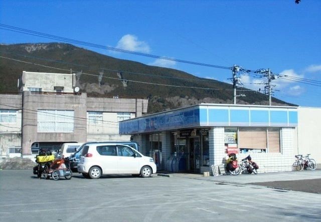コンビニ　ローソン須走口（コンビニ）まで600m