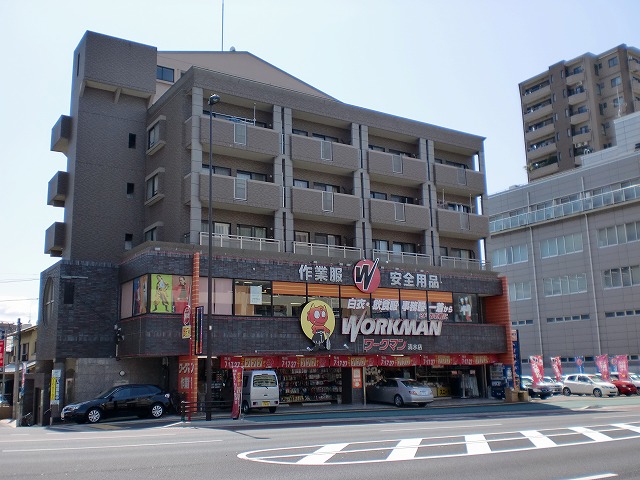 建物外観　おしゃれな外観です！１Ｆ２Ｆは店舗です！