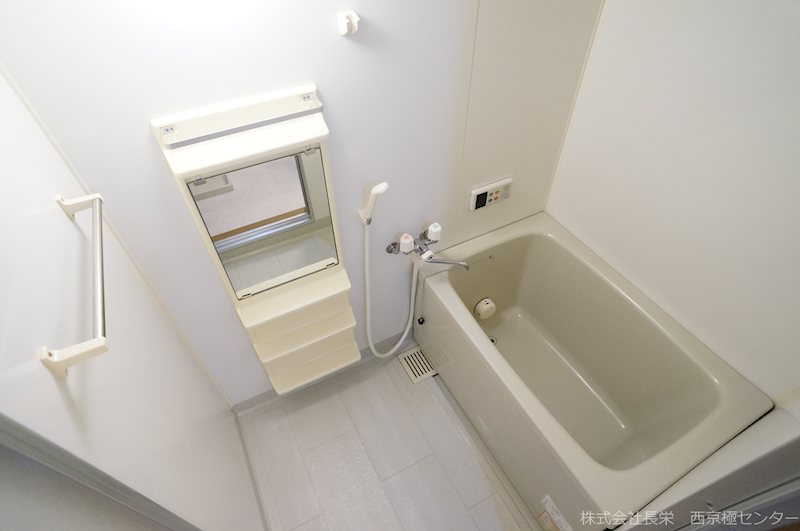 バス・シャワールーム　※同建物・別号室の参考写真です★（実際のお部屋とは異なります