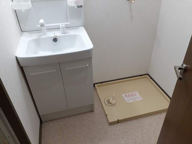 洗面設備　室内洗濯機置き場付きで便利！