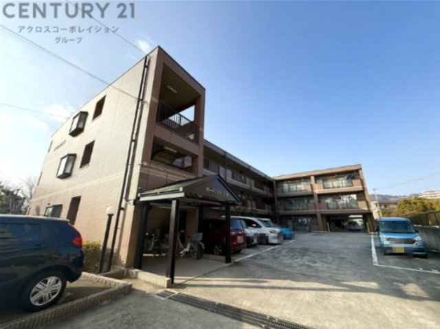 建物外観　防犯カメラ付きでセキュリティ面も安心です。
