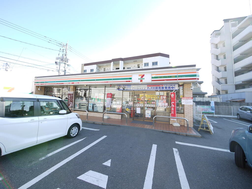 コンビニ　セブンイレブン福岡香住ヶ丘2丁目店（コンビニ）まで96m