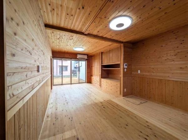 名古屋市名東区大針 6LDKの居間写真
