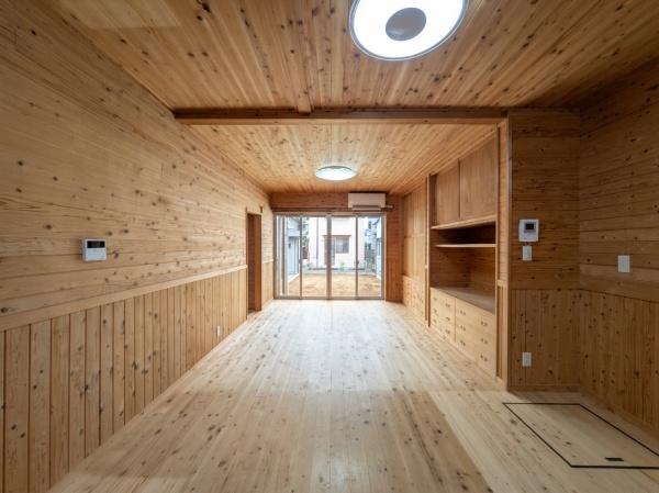 名古屋市名東区大針 6LDKの居間写真