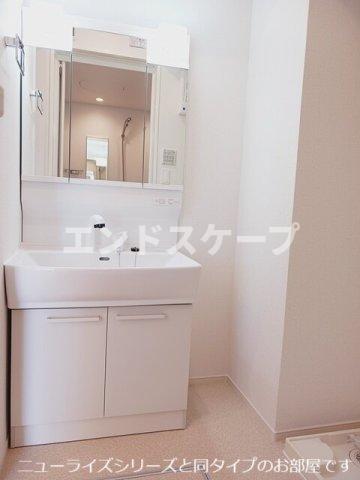 ＪＲ両毛線 伊勢崎駅 徒歩43分 2階建 新築の内装写真
