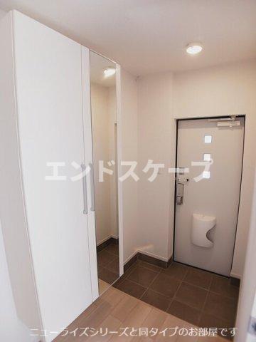 ＪＲ両毛線 伊勢崎駅 徒歩43分 2階建 新築の玄関写真