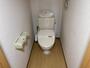 トイレ　落ち着いた色調のトイレです