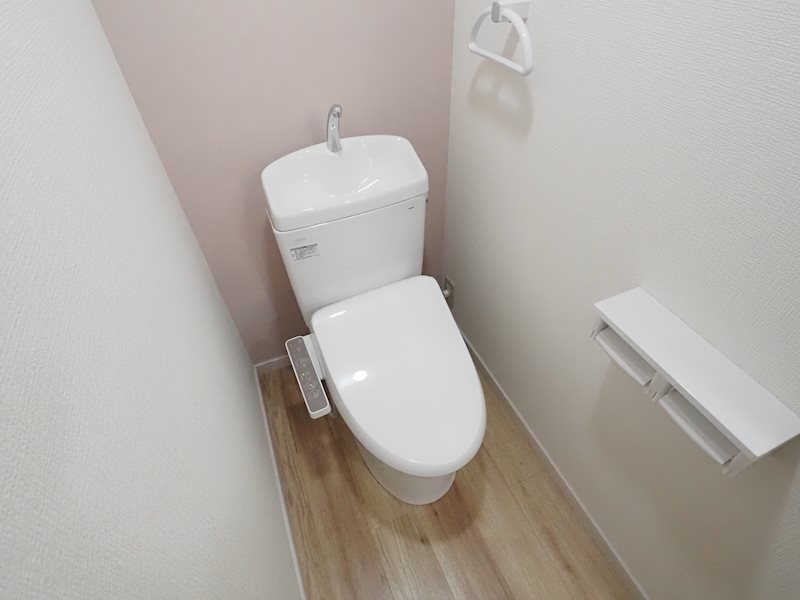 京王線 代田橋駅 徒歩5分 3階建 築41年のトイレ写真