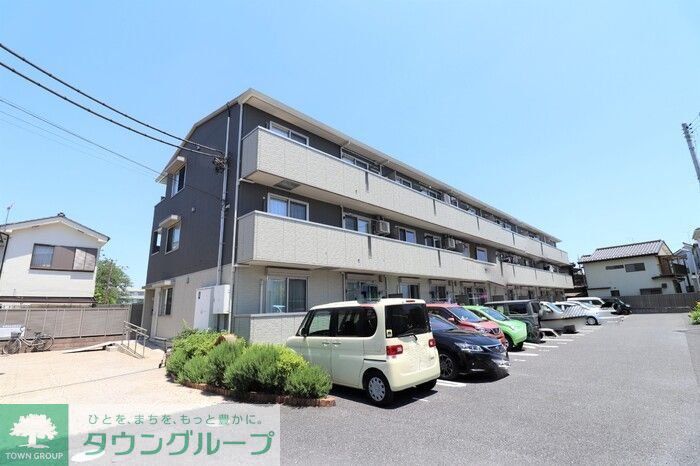 建物外観　駐車場