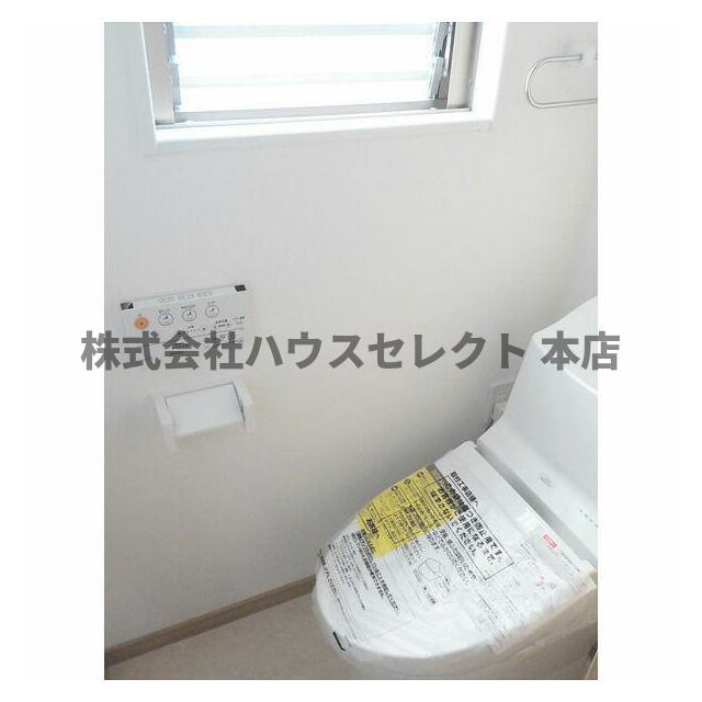 東急東横線 田園調布駅 徒歩7分 3階建 築12年のトイレ写真