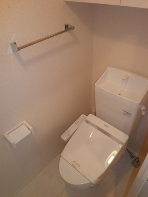 シャイン・カワナベのトイレ写真
