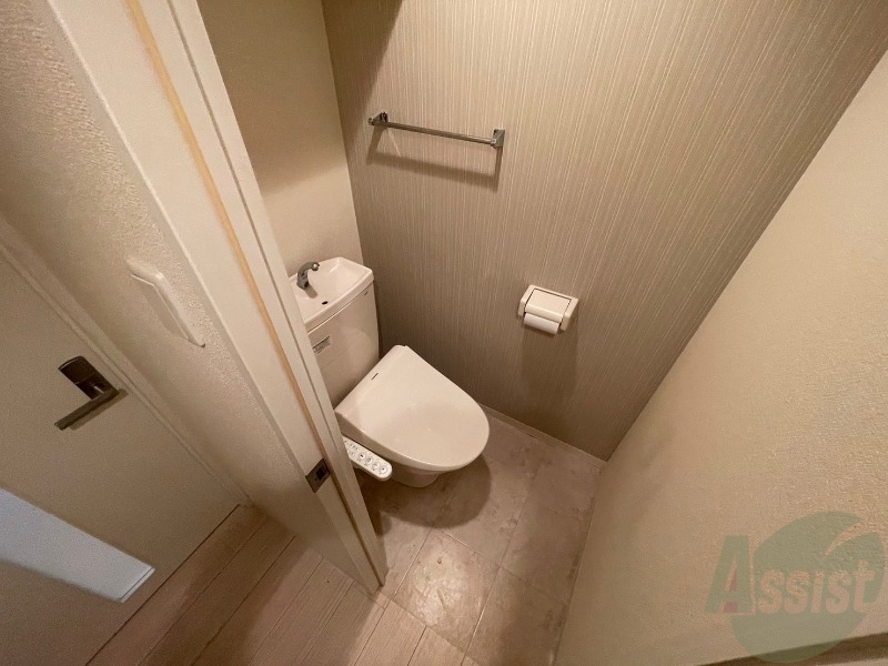 トイレ　こちらはトイレです。清潔感があり、安心して使用できます。