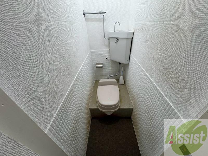 地下鉄南北線 北２４条駅 徒歩11分 4階建 築56年のトイレ写真
