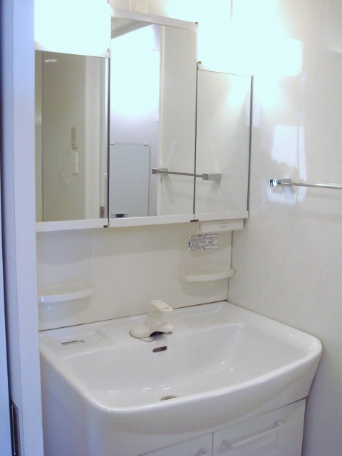 洗面設備　同タイプのお部屋になります。