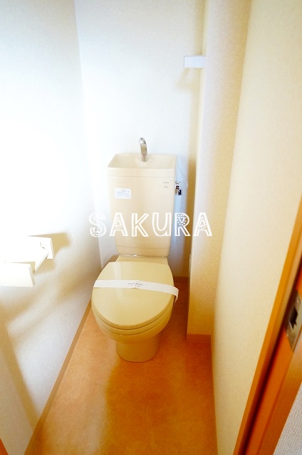 トイレ　落ち着いた色調のトイレです♪