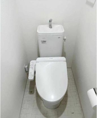 都営大江戸線 森下駅 徒歩6分 10階建 築8年のトイレ写真