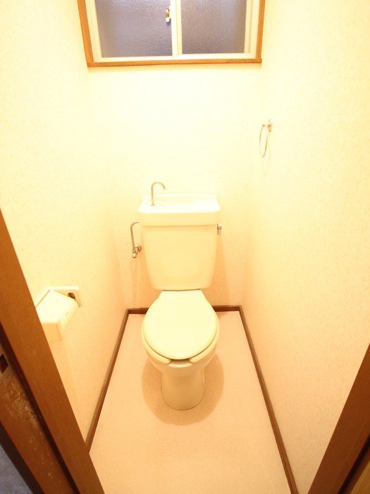 コ-ポマツイのトイレ写真