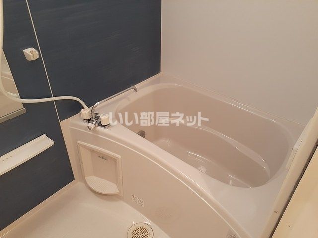 三岐鉄道北勢線 東員駅 徒歩16分 2階建 築18年の風呂写真