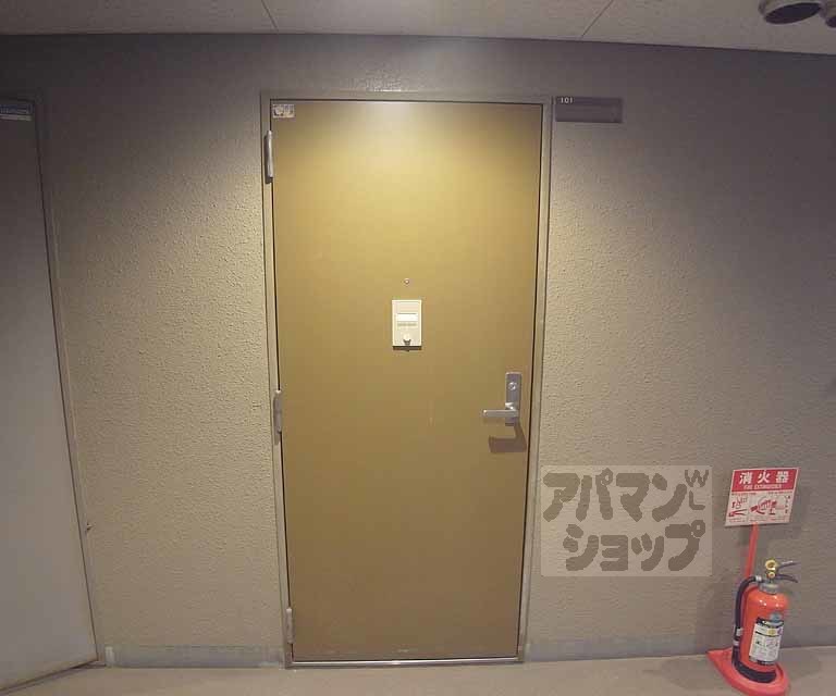その他設備　玄関ドアです。