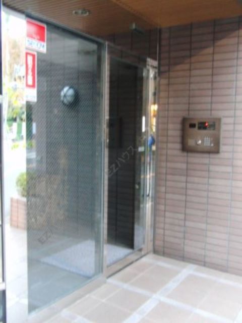 エントランス　別部屋の参考写真です