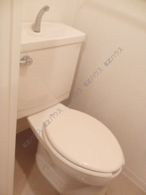 トイレ　別部屋の参考写真です