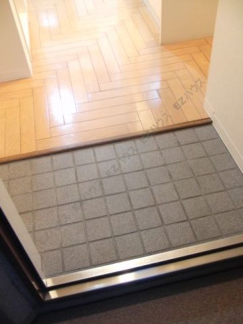 玄関　別部屋の参考写真です