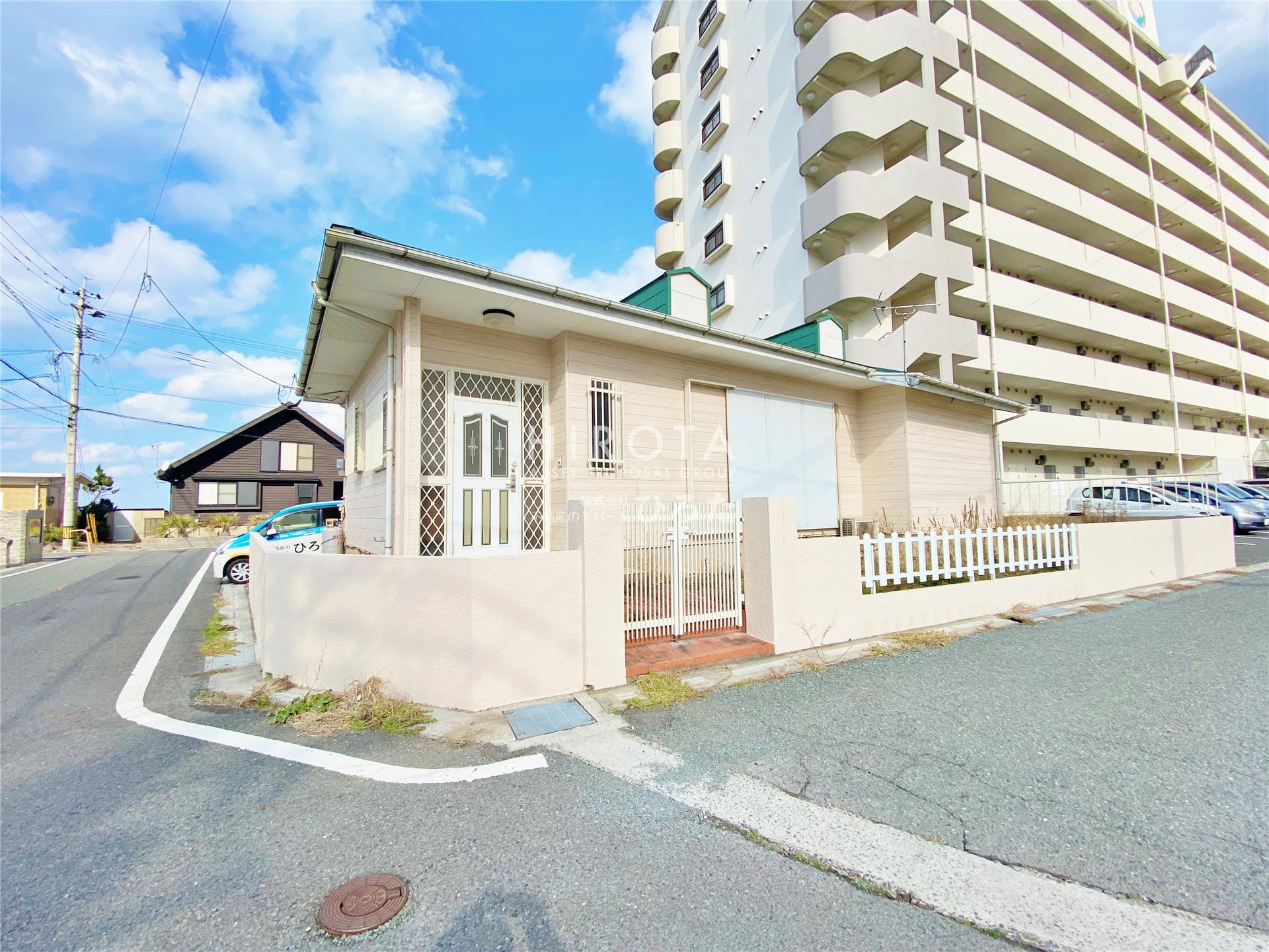 ＪＲ鹿児島本線 折尾駅 バス乗車時間：20分 最寄りバス停で下車 徒歩9分 築37年