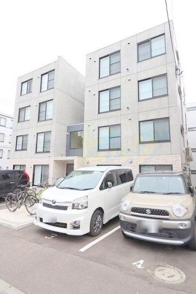 建物外観　都市ガス使用の人気のデザイナーズ仕様のお部屋です♪