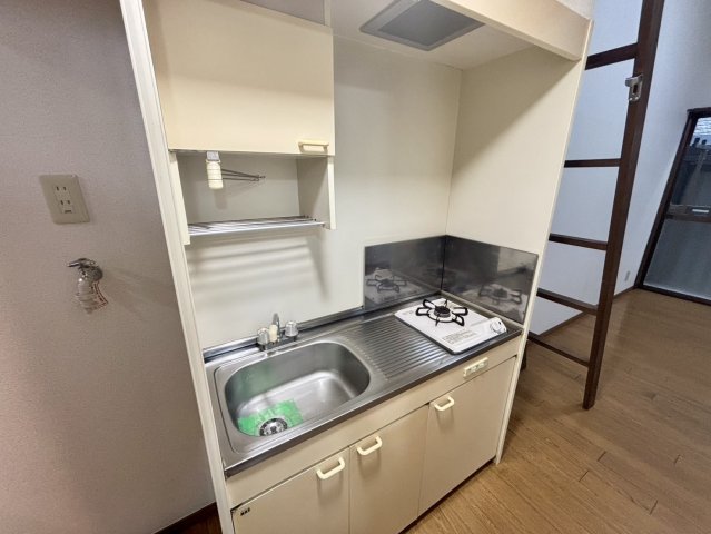 キッチン　コンパクトなキッチンで掃除もラクラク