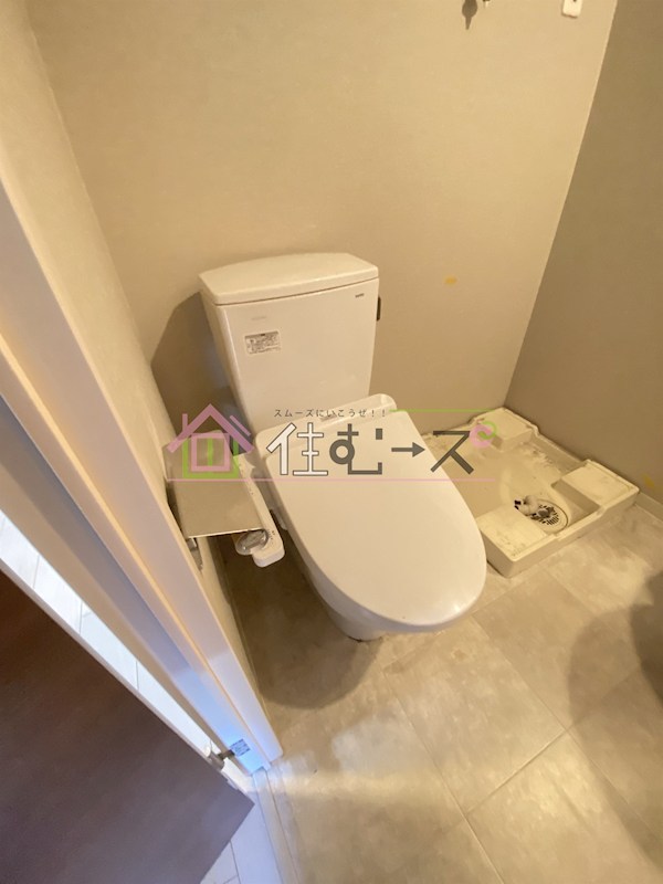 ファーストフィオーレ心斎橋イーストIIIのトイレ写真