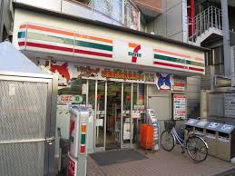 コンビニ　セブンイレブン原宿外苑店（コンビニ）まで300m