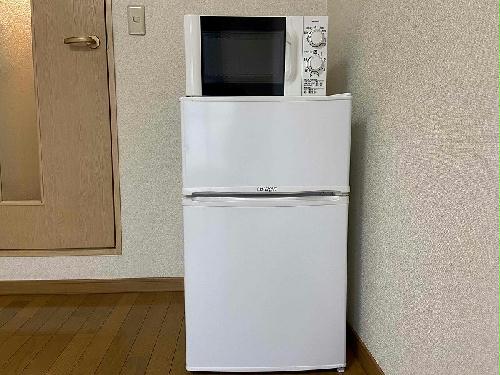 その他　※同タイプ部屋の写真となります（冷蔵庫・レンジ）