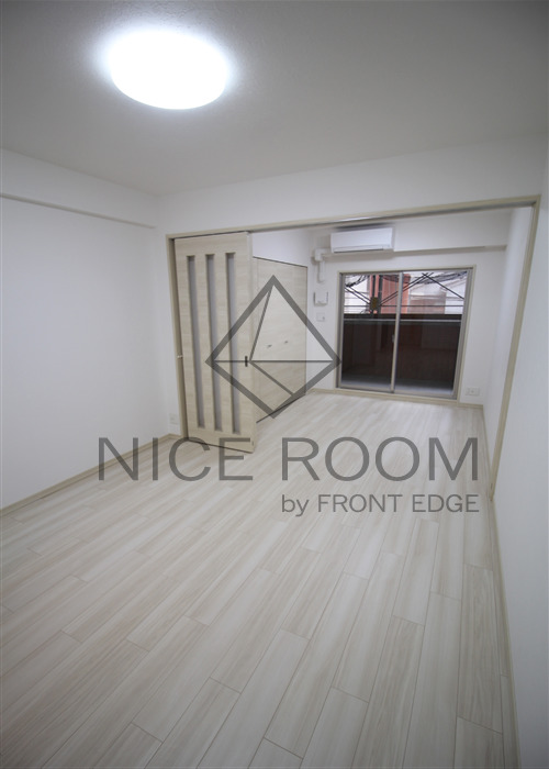 居室・リビング　グランカーサ難波元町　リビング