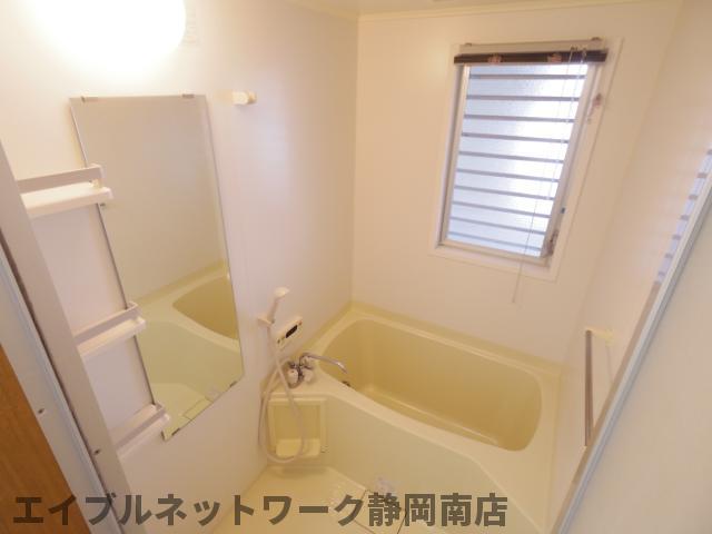 バス・シャワールーム　きれいなお風呂です