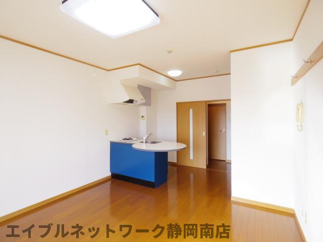 居室・リビング　ゆったり過ごせる居間です