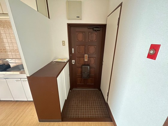 玄関　※別部屋の写真です