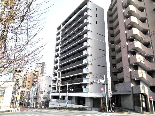 文京区本駒込のマンションの建物外観