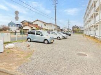 【茂原市緑町のマンションの駐車場】