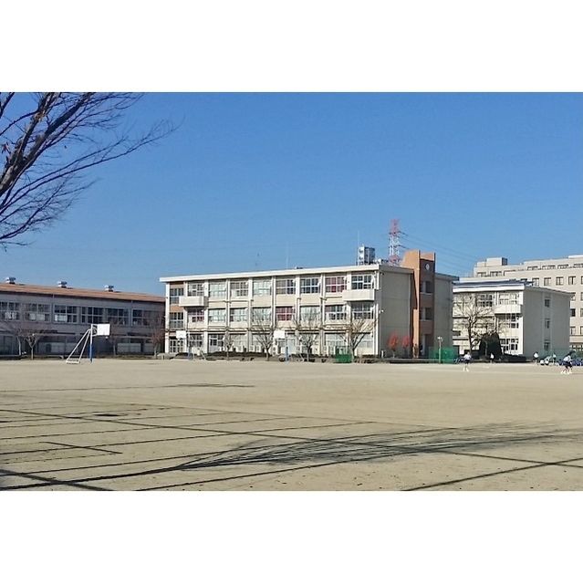 【岐阜市一日市場北町のアパートの中学校】