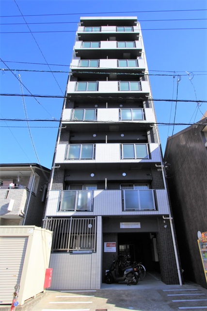 松山市木屋町のマンションの建物外観