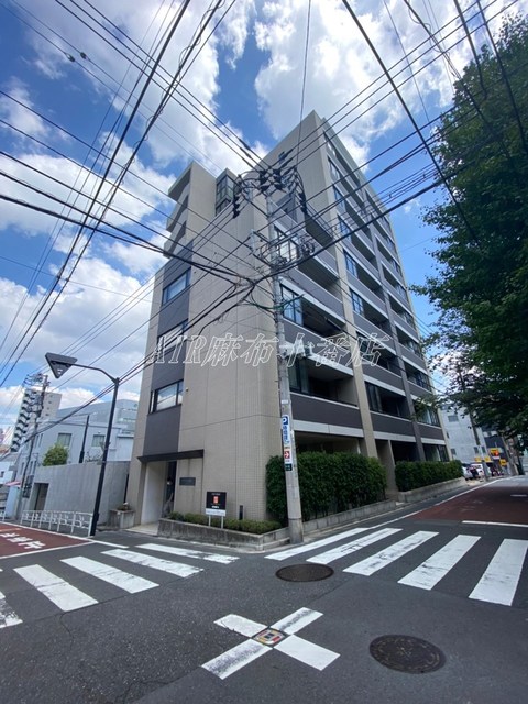 渋谷区富ヶ谷のマンションの建物外観