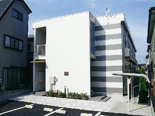 【レオパレスジュネスドミールの建物外観】