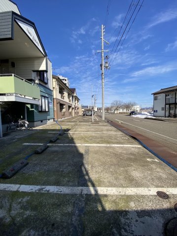 【カーサヒゴシの駐車場】