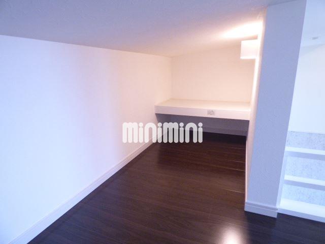 その他　パソコンが置けれますね