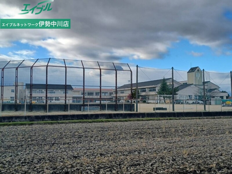 小学校　松阪市立天白小学校（小学校）まで1320m