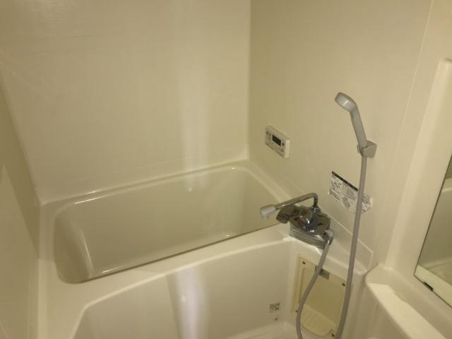 バス・シャワールーム　浴室乾燥付きで雨の日でも洗濯物が干せます☆