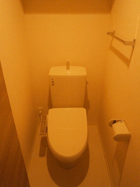 トイレ　Ａ３０２　温水洗浄暖房便座トイレ