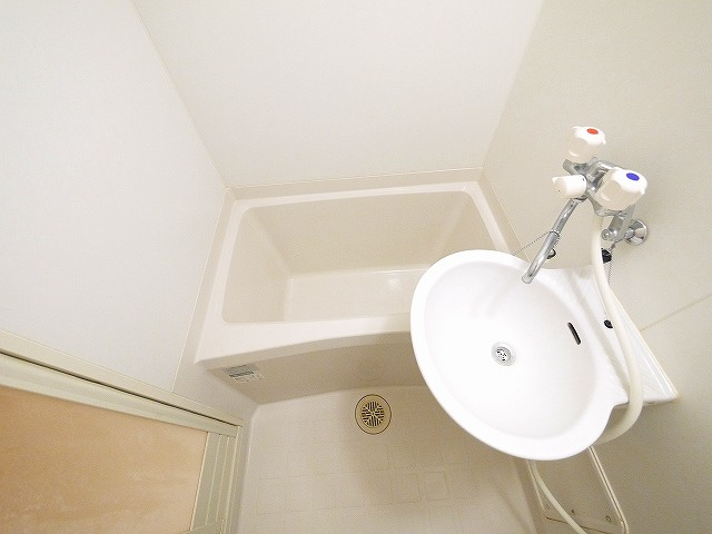 バス・シャワールーム　日々の疲れを癒すお風呂付です