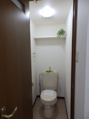 トイレ　トイレはゆったりと出来る広さです。※モデルルーム設置例