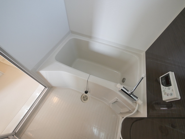 バス・シャワールーム　★追焚付の経済的なバスルームです★